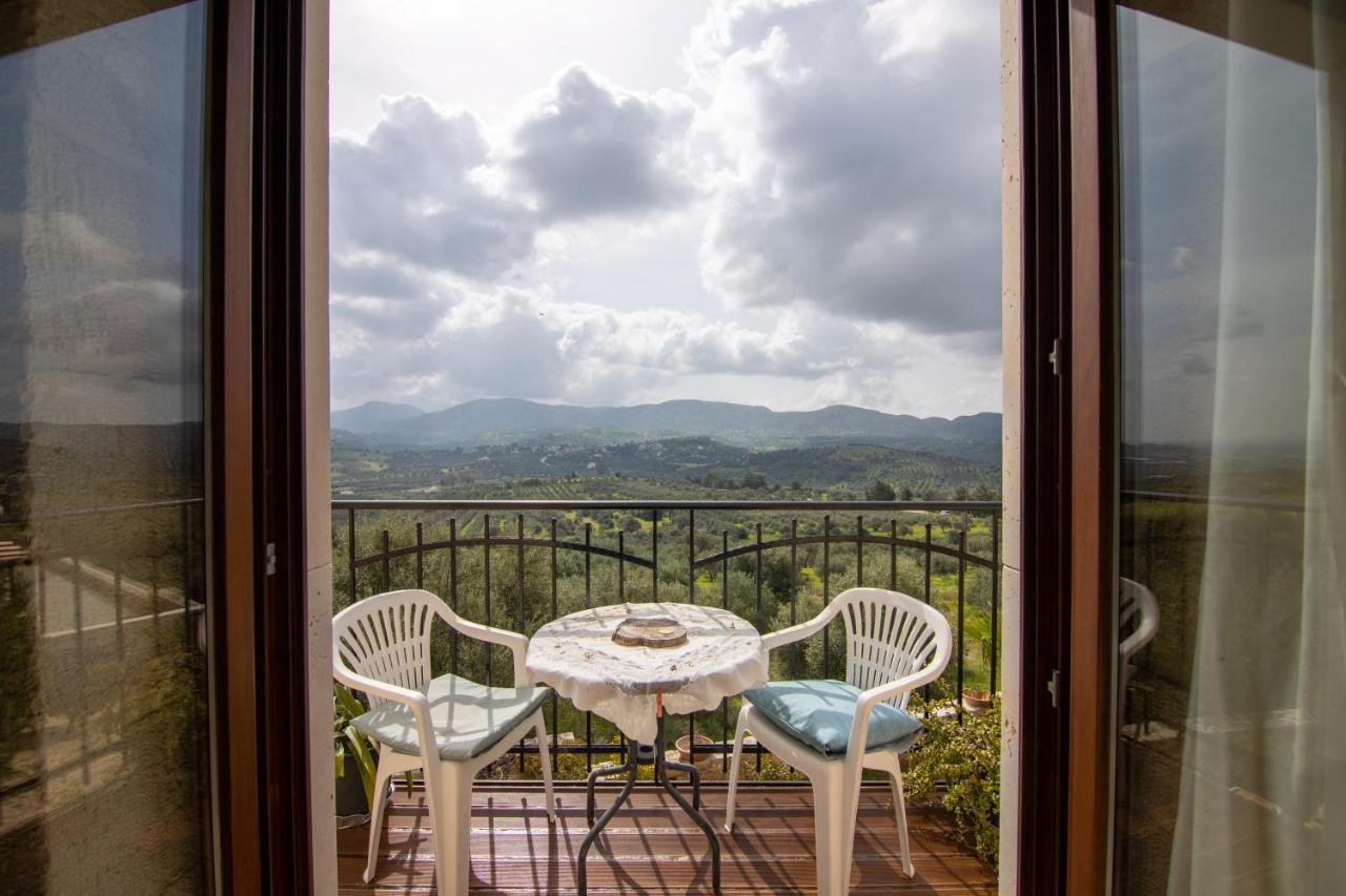 Kritamos Villa & Apartments Kamilari Luaran gambar